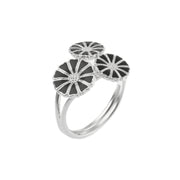 Marguerit ring i sølv og sort emalje, 7-9mm blomster (925)